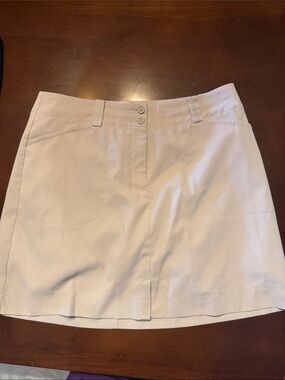 Nike golf fit dry cream color golf Skort with Button Waist size 12